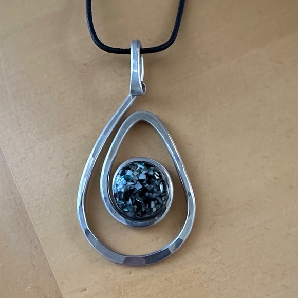14” Silver Teardrop Pendant Necklace - Picture 2 of 3